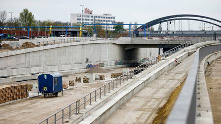 Der 16. Bauabschnitt der A100 Richtung Treptower Park befindet derzeit im Bau.
