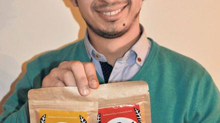 Daniel Duarte (26) verkauft Kakao aus natürlichen Inhaltsstoffen mit Guarana-Zusatz.