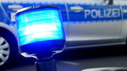 Blaulicht auf einem Motorrad der Polizei (Symbolbild).