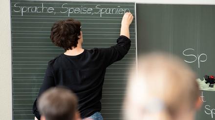 An Schulen in Neukölln soll religiös begründetes Dominanz-Verhalten, das schulöffentlich ausgelebt wird, erfasst werden.