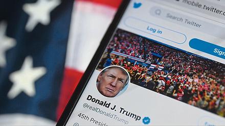 Reflexe. Der Ex-Präsident twitterte dann intensiv über seine Lieblingsthemen, wenn Medienberichte sich den politischen Skandalen im Weißen Haus zuwandten. 