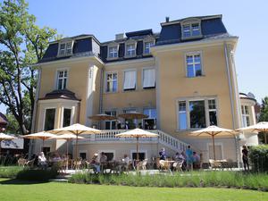 Die Villa Kellermann besticht auch durch seine herrliche Lage am Heiligen See.