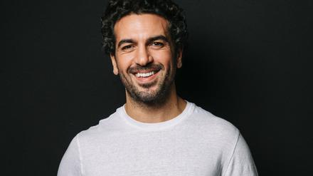 Elyas M’Barek zählt zu den bekanntesten Schauspielern des Landes. Im Interview spricht er über Neujahrsvorsätze, Berlin und die Schattenseiten des Ruhms. 
