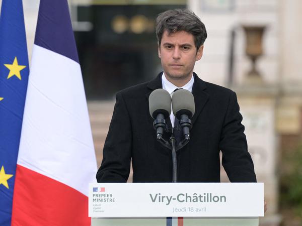 Anfang Januar 2024 wurde Gabriel Attal, damals 34 Jahre alt, zum neuen Ministerpräsidenten ernannt. Damit ist er der jüngste Premierminister in der Geschichte Frankreichs. 