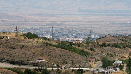Blick auf Stepanakert, die größte Stadt der Regio Bergkarabach.