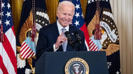 Präsident Joe Biden kündigte bei einer Veranstaltung im Weißen Haus Maßnahmen zur Senkung der Preise für Medikamente an.