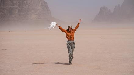 Vicky Krieps spielt in Margarethe von Trottas „Ingeborg Bachmann – Reise in die Wüste“ die österreichische Schriftstellerin.