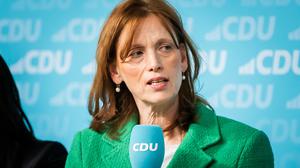 Die stellvertretende CDU-Vorsitzende und Ministerin für Allgemeine und Berufliche Bildung, Wissenschaft, Forschung und Kultur des Landes Schleswig-Holstein: Karin Prien. 