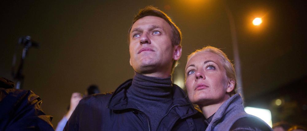 Hier waren sie noch frei: der russische Oppositionsführer Alexey Nawalny und seine Frau Julia Nawalnaja nach einer Kundgebung 2017.