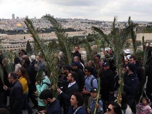 Die Hoffnung hört nicht auf. Palmsonntag-Prozession in Jerusalem, 2024.
