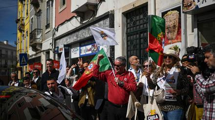 Anhänger der populistischen „Chega“-Partei in Lissabon.