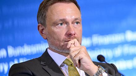 Christian Lindner (FDP), Bundesfinanzminister, spricht bei einer Pressekonferenz.