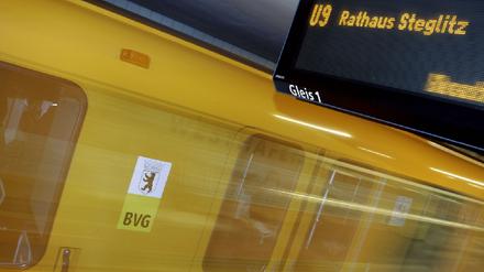 U-Bahn-Fahrgast bewusstlos getreten
