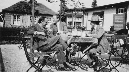 Die Drei von der Filmstelle: Robert Herlth (re.), sein Kollege Walter Röhrig (li.) und Regisseur Friedrich Wilhelm Murnau.