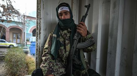 Ein Taliban-Kämpfer in Mazar-i-Sharif.