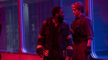 Christopher Nolans Science-Fiction-Thriller „Tenet“ mit John David Washington (l.) und Robert Pattinson kommt am 12. August in die deutschen Kinos.