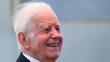Kurt Biedenkopf, ehemaliger sächsischer Ministerpräsident, feiert seinen 90. Geburtstag. 