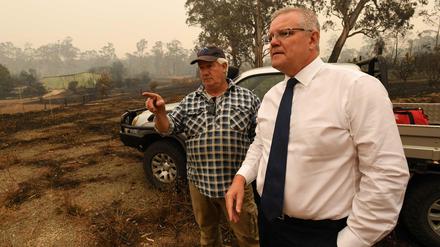 Beim Kampf gegen die Brände wirkte Morrison über Monate zu zögerlich. Betroffene gemeinde besuchte der Premier erst spät.
