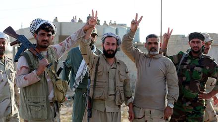 Siegessicher. Mitglieder schiitischer Milizen sind auch an der Großoffensive gegen den "Islamischen Staat" beteiligt.