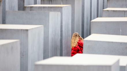 Das Holocaust-Mahnmal als Spaziergang: Der opferzentrierte Aufarbeitungskonsens ist eine Selbstverständlichkeit geworden.
