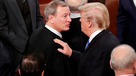 Gespanntes Verhältnis. Amerikas Oberster Richter John Roberts und Präsident Donald Trump.