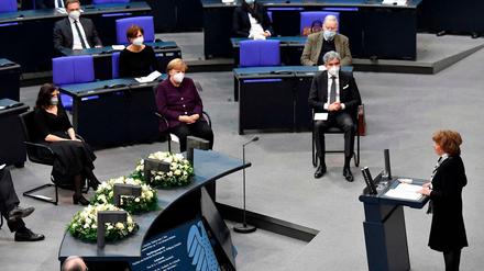 In der Gedenkstunde des Bundestages für die Opfer des Nationalsozialismus sprach die Holocaust-Überlebende Charlotte Knobloch (rechts). 