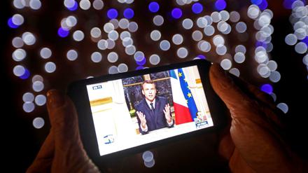 Mehr als zehn Millionen Zuschauer verfolgten die Neujahrsansprache des französischen Präsidenten Emmanuel Macron.