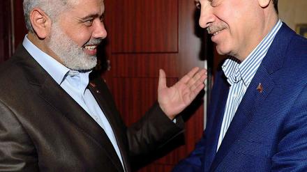 Der Hamas-Regierungschef von Gaza, Ismael Hanija (li.), mit dem türkischen Premier Recep Erdogan.