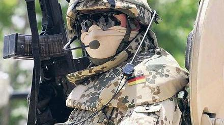 Die neue Bundeswehr kämpft mehr und mehr mit den Problemen einer Berufsarmee – nicht zuletzt wegen der Auslandseinsätze wie in Afghanistan. Foto: Maurizio Gambarini/dpa