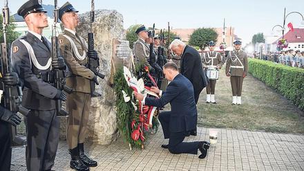Gedenkjahr folgt Gedenkjahr. Präsident Steinmeier und Polens Präsident Duda 2019 bei der Kranzniederlegung zum 80. Jahrestag des Beginns des Zweiten Weltkriegs. 