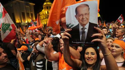 Großer Jubel. In Beirut feiern Anhänger von Michel Aoun dessen Wahl zum Präsidenten.