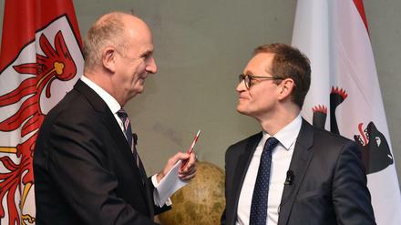 Brandenburgs Ministerpräsident Dietmar Woidke (SPD) und Berlins Regierender Bürgermeister Michael Mäüller (SPD) nach der gemeinsamen Kabinettssitzung ihrer beiden Landesregierungen.