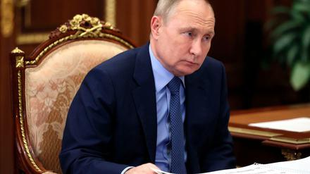 Die russische Regierung von Präsident Wladimir Putin reagiert gereizt auf die Anschuldigungen aus den USA.