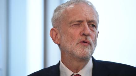 Der britische Oppositionsführer Jeremy Corbyn am Donnerstag bei einem Firmenbesuch im nordenglischen Wakefield.
