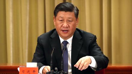  Chinas Präsident Xi Jinping spricht in der Großen Halle des Volkes.
