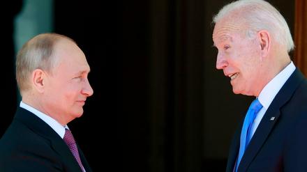 Warum soll Wladimir Putin Zeit mit der EU verlieren? Die Sicherheit Europas garantieren die USA. Also sieht er in Joe Biden seinen Ansprechpartner. 