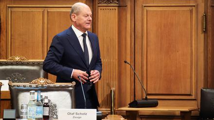 Bundeskanzler Olaf Scholz (SPD) sagte im August 2022 im Hamburger Rathaus erneut vor dem Parlamentarischen Untersuchungsausschusses „Cum-Ex“ aus.
