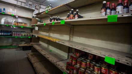 Die Regale werden nicht mehr voll. Venezuela befindet sich in einer tiefen Wirtschaftskrise.