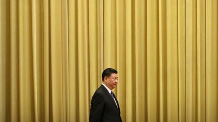 Der chinesische Präsident Xi Jinping kommt in die Große Halle des Volkes.