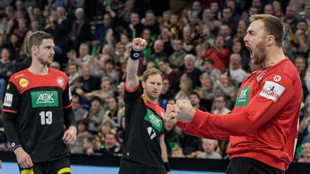 Emotionen entfachen. Die deutschen Handballer um Andreas Wolff (rechts) wollen ihre Fans mitreißen.