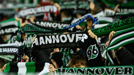 Hannovers Fans sorgten zuletzt in Hamburg beinahe für einen Spielabbruch.