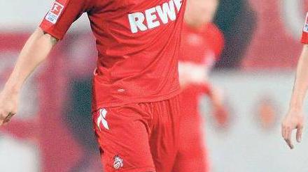 Da lang, bitte. Kölns neuer Kapitän Lukas Podolski will mit seinem Team in der Tabelle nach oben. 