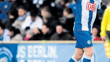 Geht doch! Patrick Ebert erzielte eins von drei Toren gegen Osnabrück. Foto: dapd