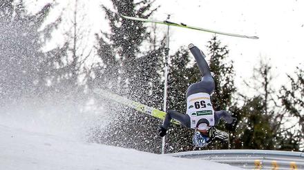 Glück im Unglück. Skispringer Thomas Morgenstern stürzte am Kulm spektakulär, hat das Krankenhaus inzwischen aber wieder verlassen können.