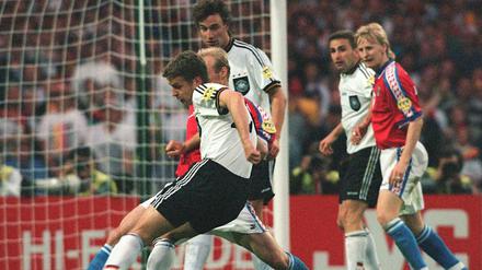 1996 war's. Oliver Bierhoff schießt Deutschland zum EM-Titel.