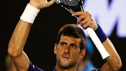 Novak Djokovic zieht in die dritte Runde der Australian Open ein. 