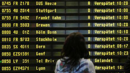 Wie hier am Flughafen Berlin-Schönefeld mussten sich im vergangenen Jahr viele Passagiere auf Verspätungen einstellen