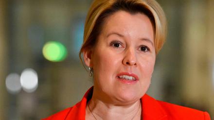 Familienministerin Franziska Giffey (SPD) wird bei ihrer Doktorarbeit Plagiat vorgeworfen.